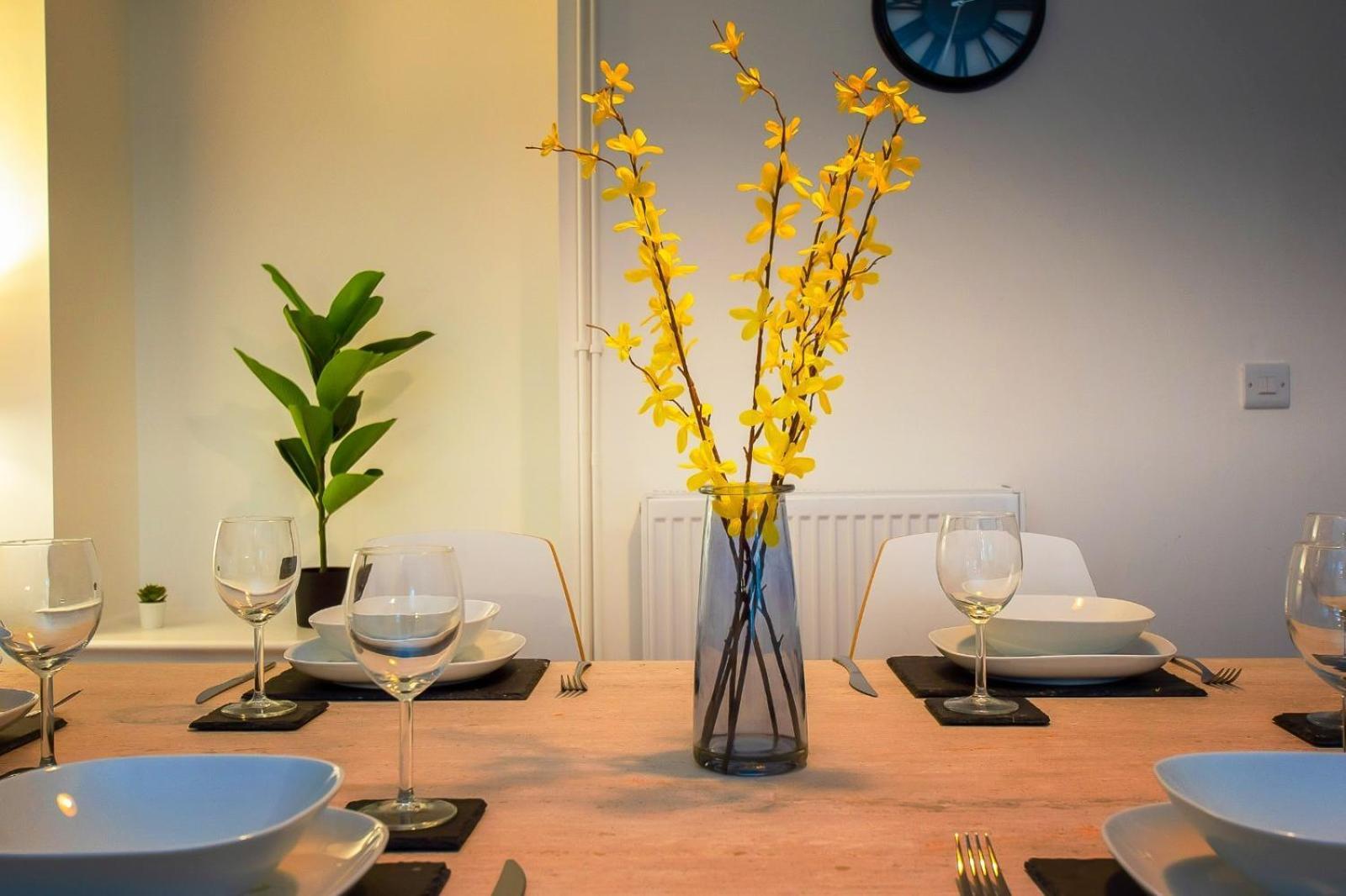 Casa One Hundred - A Beautiful 4 Bed House On The Beach Front スウォンジー エクステリア 写真